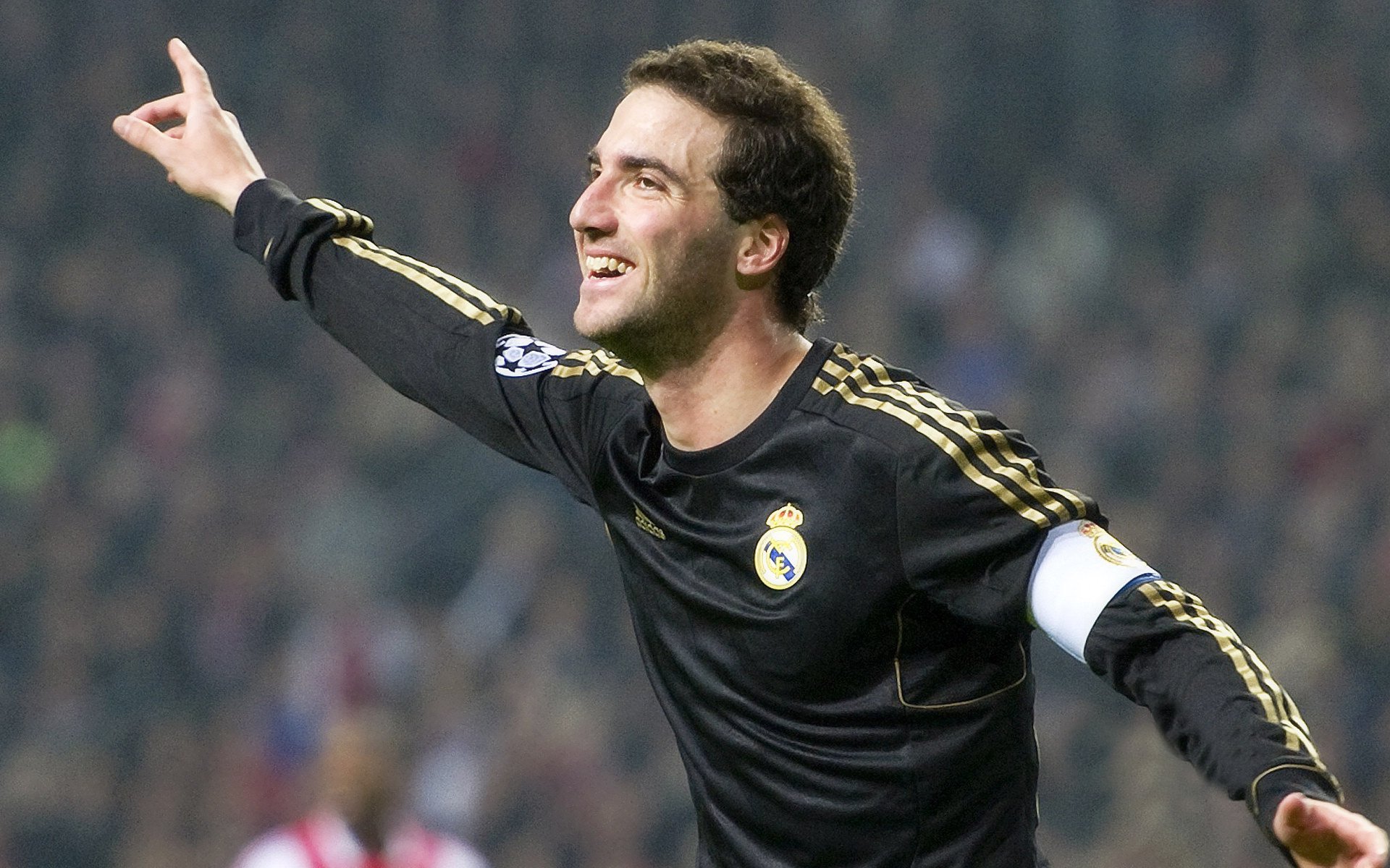 曼联豪掷千万，引进超级前锋，欲重返欧洲之巅，曼联十大巨星